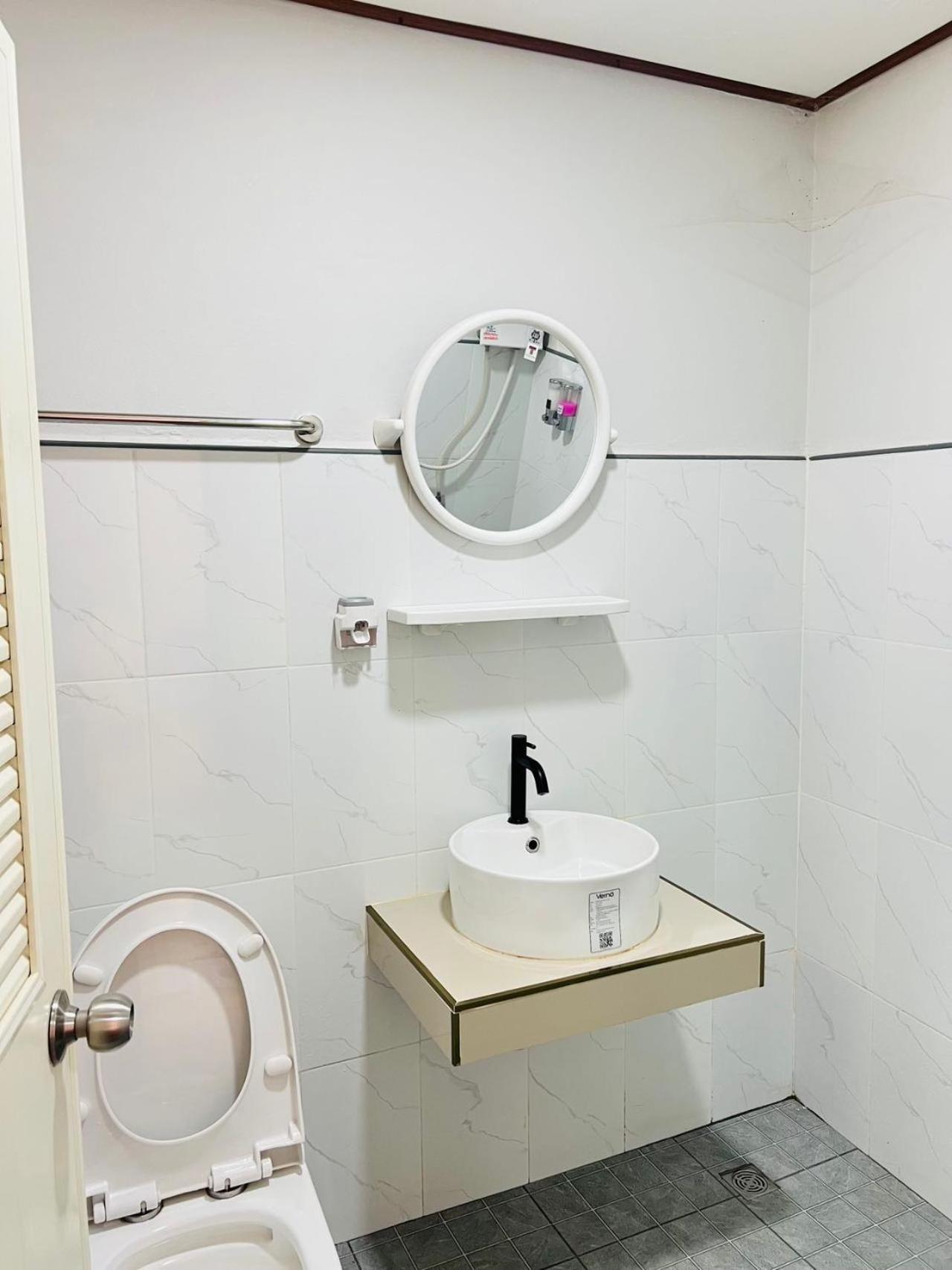 Lungwang Guest House 반락타이 외부 사진