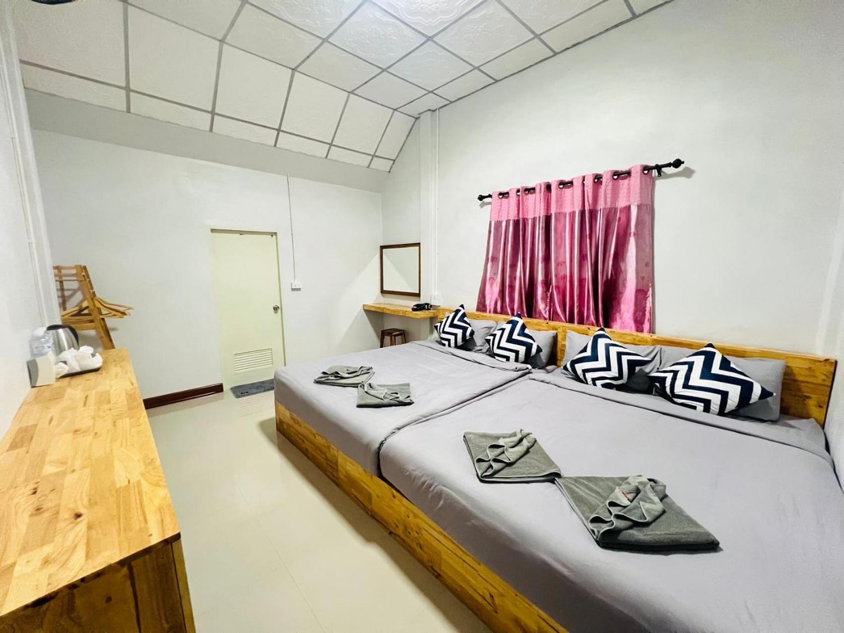 Lungwang Guest House 반락타이 외부 사진